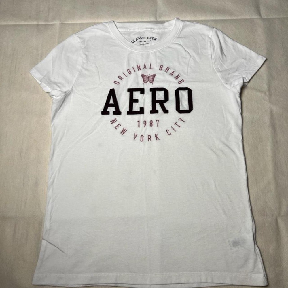 Aeropostale white t-shirt